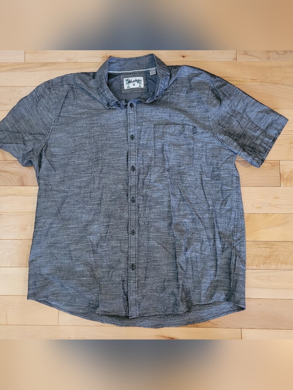 Hurley men's size 2XL button up short sleeve shirt